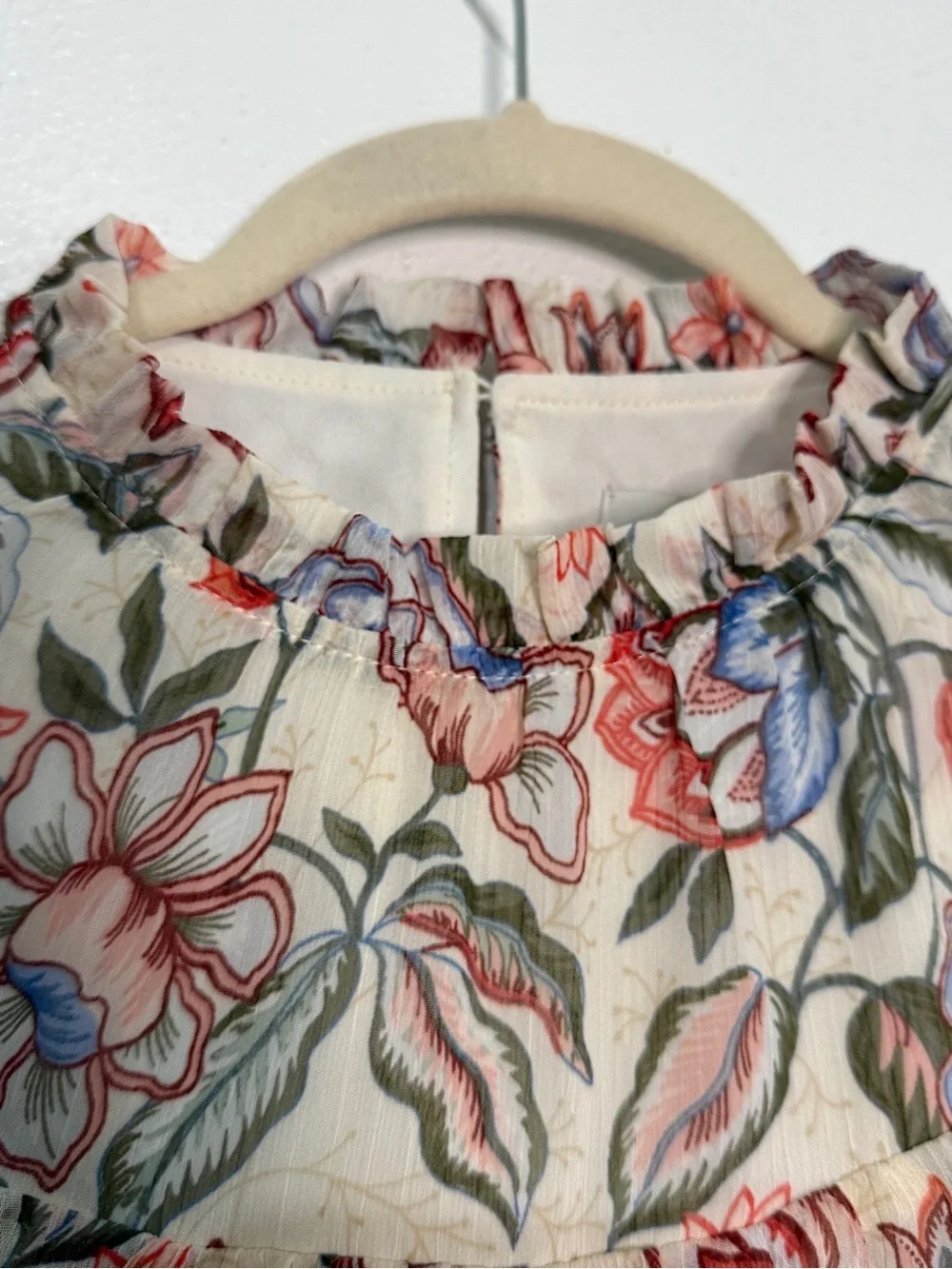 Loft Floral Ruffle-Neck Puff Sleeve Top - Cream Multi. Sz MP.
